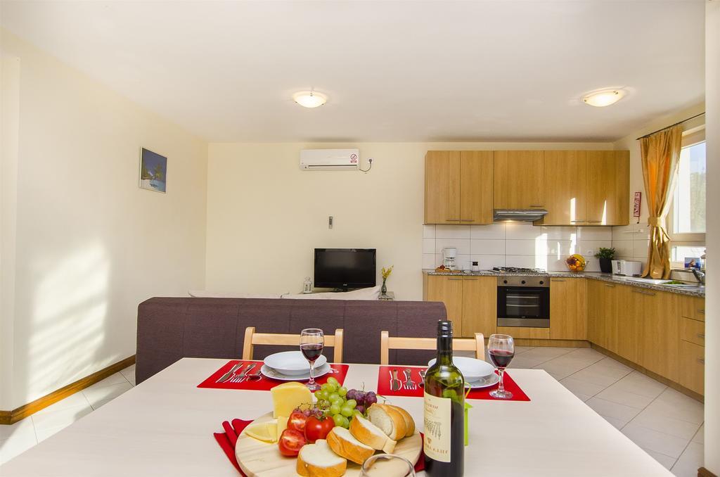 Apartments Glavan Privlaka  Zimmer foto